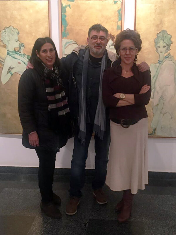 En la exposición de Natividad Jiménez en la Sala de Fundación Caja Granada.