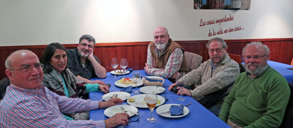 Reunión de artistas de izquierda a derecha, Agustín Cruz León, Paqui Vallez, Gaspar Cortés, Pablo Ariza, Víctor Ceprián Cortés y Manuel Kayser Zapata.