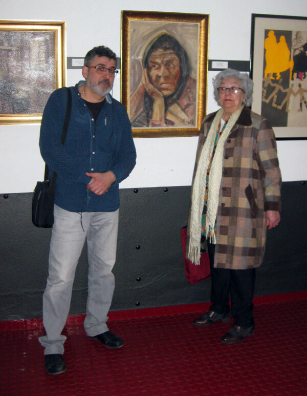 Exposición "Mujeres" en La Ciudadella de Jaén obra de papá. En la foto junto a mi madre.