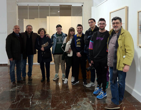 En la exposición de Víctor Ceprián. Museo de Jaén. Visita guiada con el autor y mis alumnos de arte. Febrero 2019.
