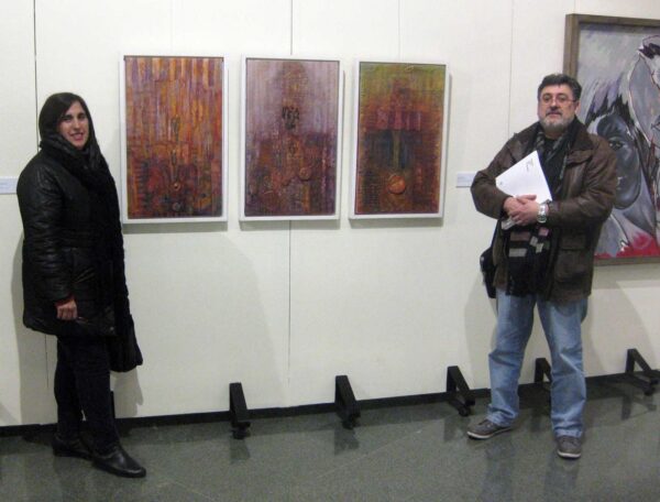 Junto a Paqui y el tríptico, la obra expuesta,  en la exposición "25 MIRADAS". UJA. Junto a Paqui y el tríptico, la obra expuesta, en la exposición "25 MIRADAS". UJA.