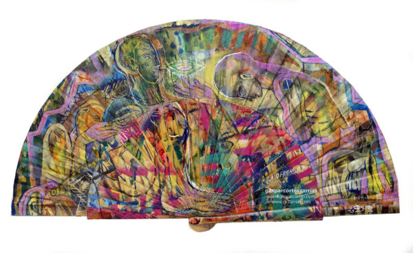 | "LA OFRENDA" | Esmalte, acrílico, tintas chinas, rotuladores, pan de oro, sobre abanico en tela blanco. Reverso esmalte blanco línea bronce. Semicírculo 50 cm. Diámetro. 14-15 de julio 2022.