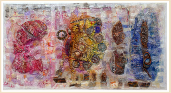 | "BREVE SECUENCIA VI / CORAZAS PRIMARIAS" | | Anverso | Objetos encontrados, metal oxidado, Polvo de mármol, pigmentos, esmalte, tinta, pastel, esmalte, óleo |+| sobre madera y cartón ensamblados. 31x57cm. 2022-23. Finalizado febrero 2023.