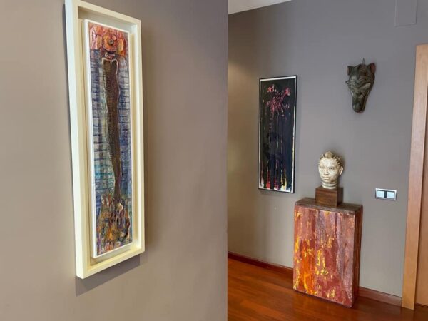 Mi obra "Sueño con Serpientes I" en casa de mi amigo el escultor Rafael Perales.