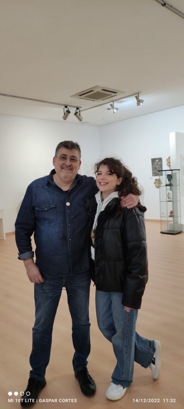 «125 años. Escuela de Arte José Nogué: PASADO, PRESENTE, FUTURO». Exposición en las Salas Temporales del Museo Provincial de Jaén. Noviembre- diciembre de 2022. Junto a mi alumna Esperanza.